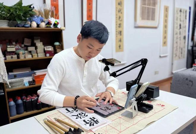 黄中领：两岁失去双亲靠一支毛笔闯上海的兰考人！(图3)